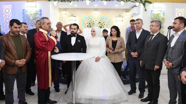 Başkan Güngör, Gazeteci Zekeriya Okutucu’nun Nikâh Törenine Katıldı