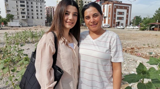 Enkazlar çiçek açtı