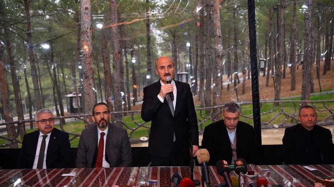 BAŞKAN OKAY, GAZETECİLERLE BİR ARAYA GELDİ