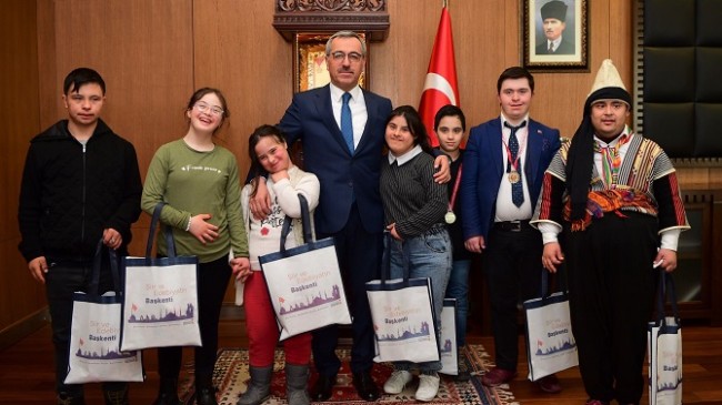 Tüm Gücümüzle Sizinleyiz