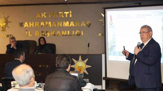 Başkan Mahçiçek AK Parti teşkilatına 8 yıllık yatırım ve projeler ile hedefleri anlattı