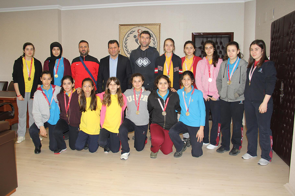 YILDIZ BAYAN BASKETBOL TAKIMIMIZ ANALİG GRUP BİRİNCİSİ