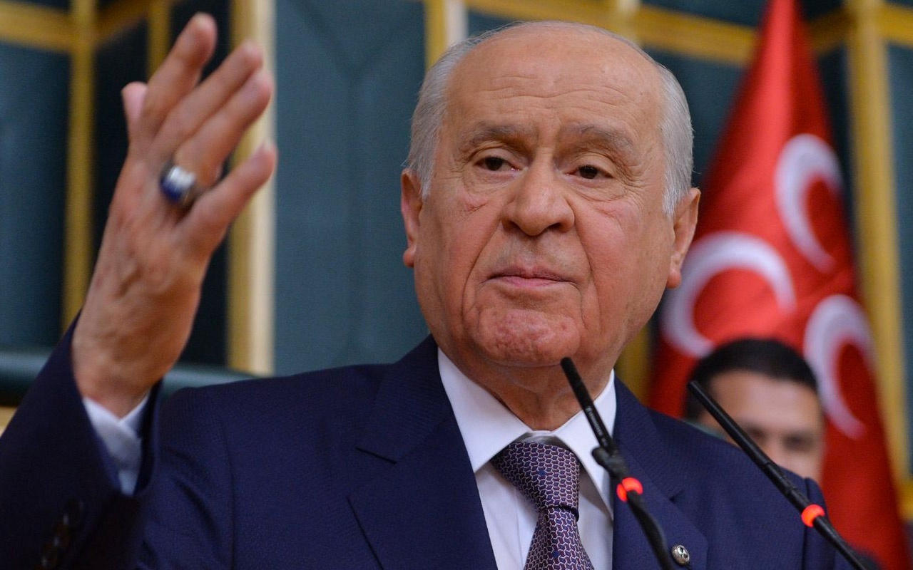 BAHÇELİ; GELECEK İÇİN SEVDİKLERİMİZ İÇİN EVDE KAL ÜLKEM