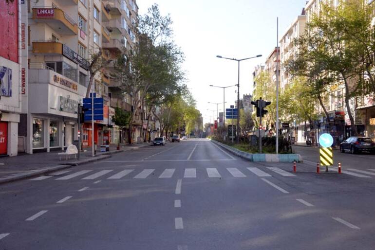 KAHRAMANMARAŞ’TA CADDE VE SOKAKLAR SESSİZLİĞE BÜRÜNDÜ