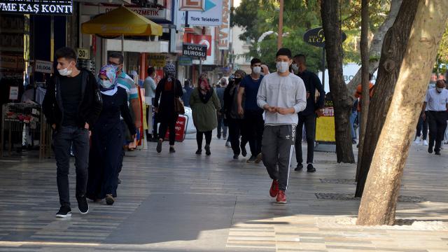 Pandemiyle Tüketici Olduk…