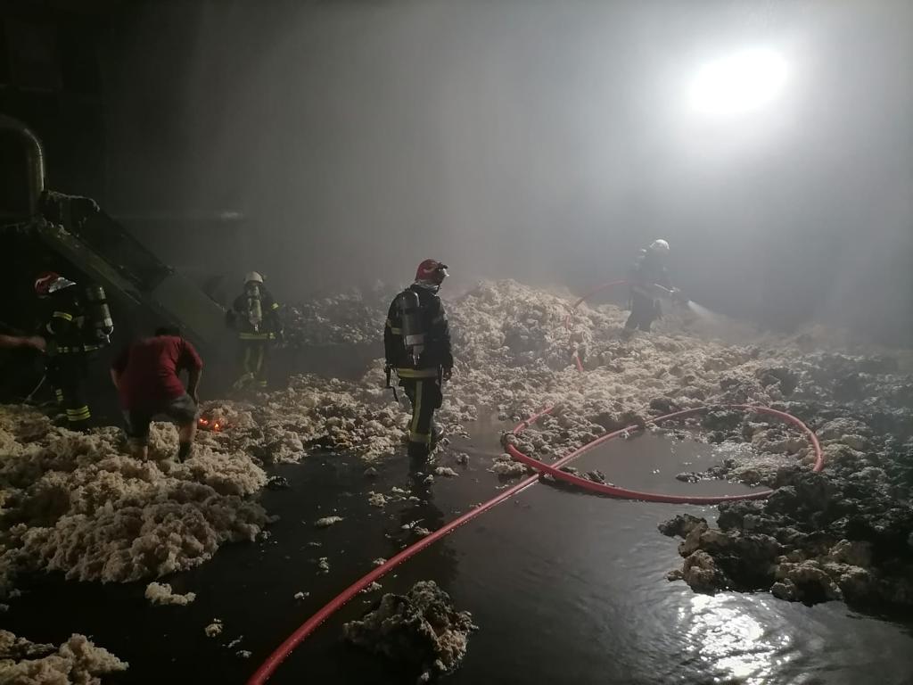 KAHRAMANMARAŞ’TA TEKSTİL FABRİKASI DEPOSUNDA YANGIN