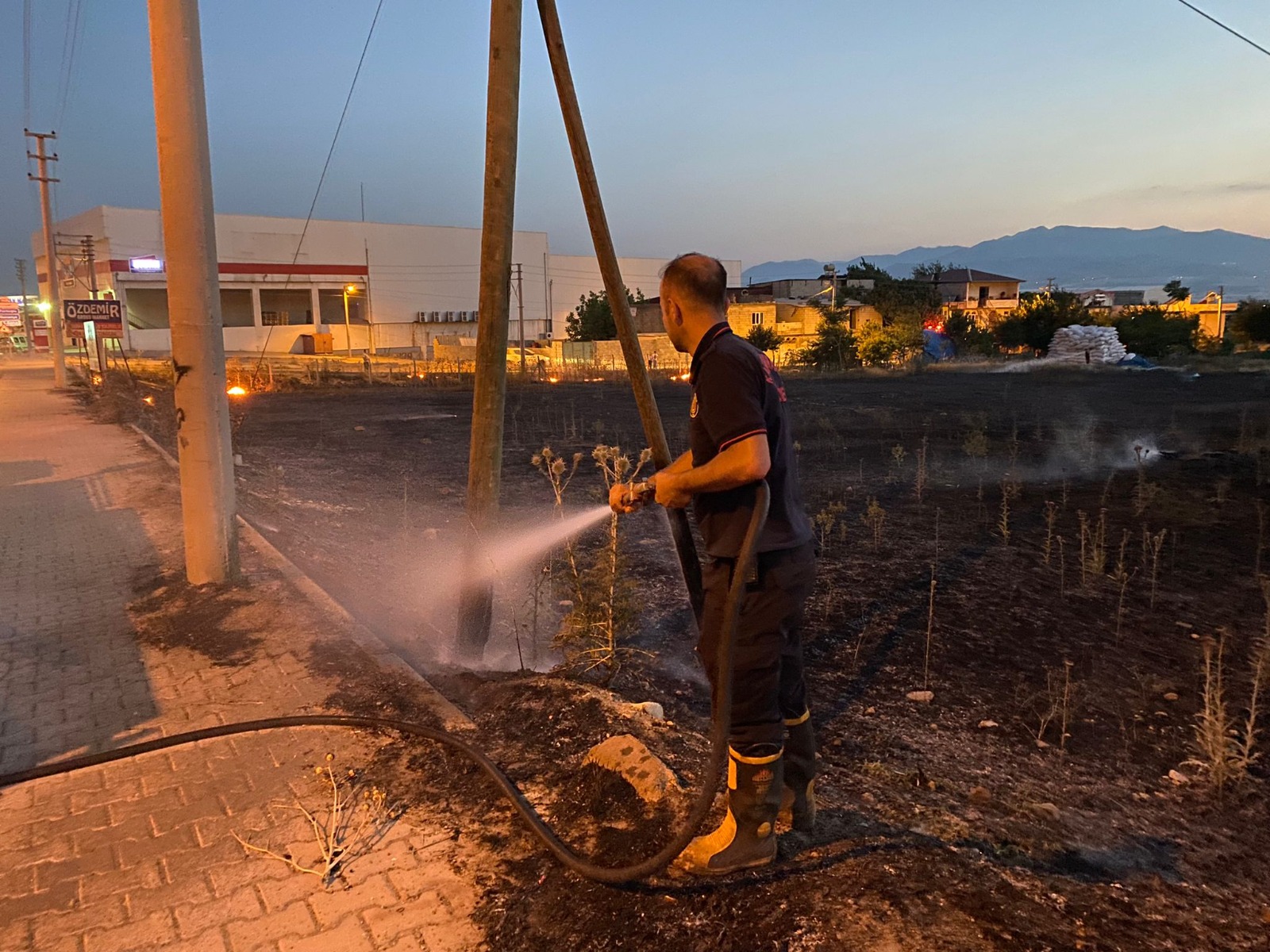 Kahramanmaraş izmarit yangını korkuttu