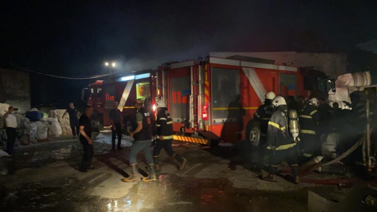 TEKSTİL FABRİKASI DEPOSUNDA YANGIN ÇIKTI