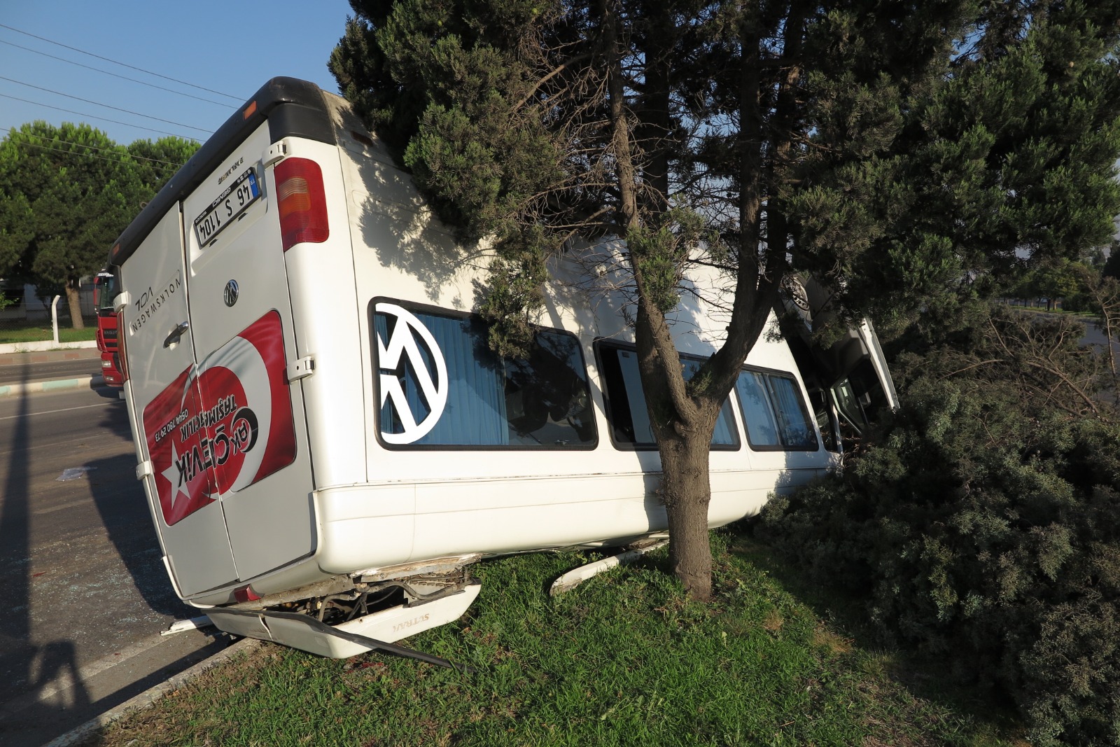 Kahramanmaraş’ta işçi servisi ters döndü: 10 yaralı