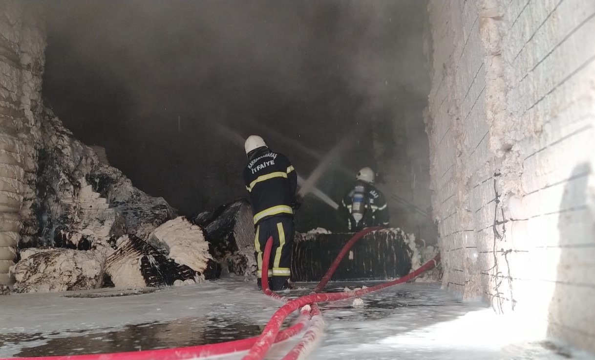 Kahramanmaraş’ta Tekstil Fabrikasında Depo Yangını