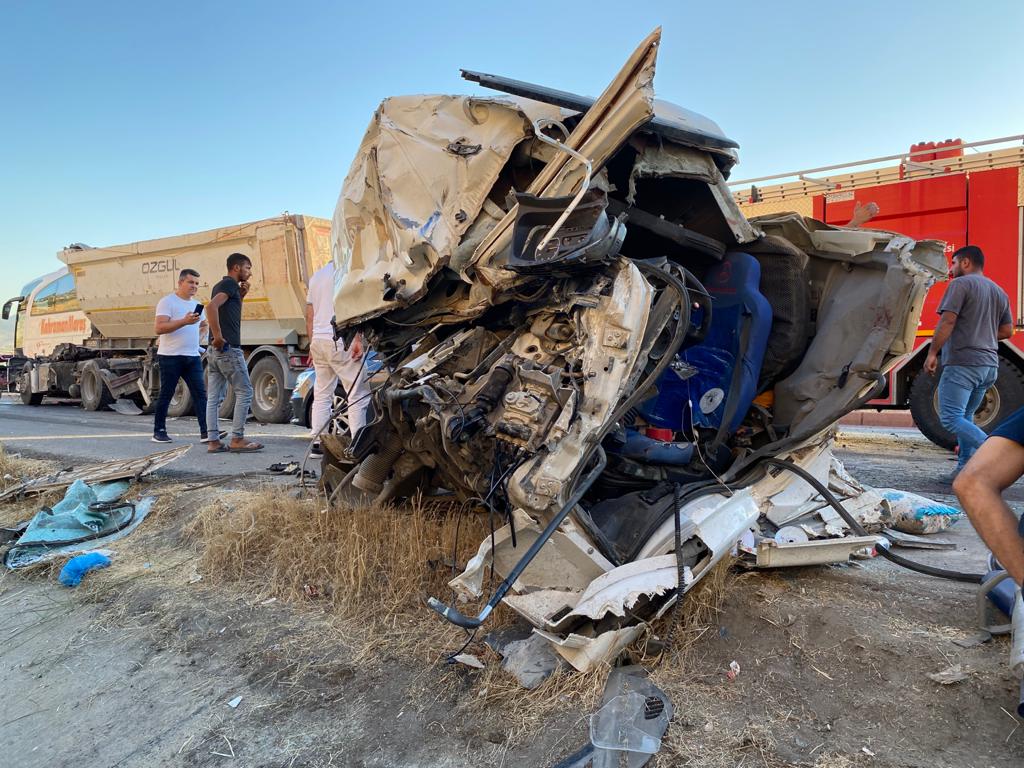 Kahramanmaraş’ta zincirleme kaza: 1 ağır 4 yaralı