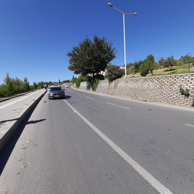 Otomobilin çarptığı çocuk ağır yaralandı