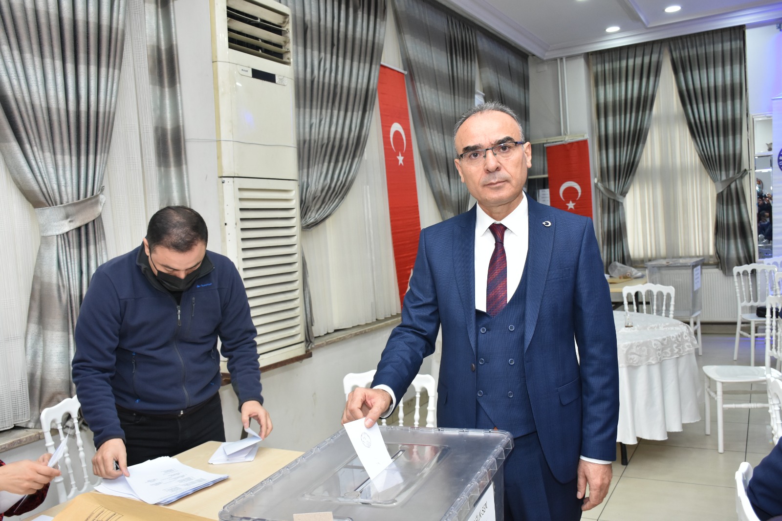 Türk Sağlık Sen’de Başkan Mehmet Özer Güven Tazeledi!