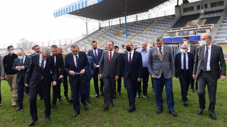 HANEFİ MAHÇİÇEK STADYUMU YIKILIYOR