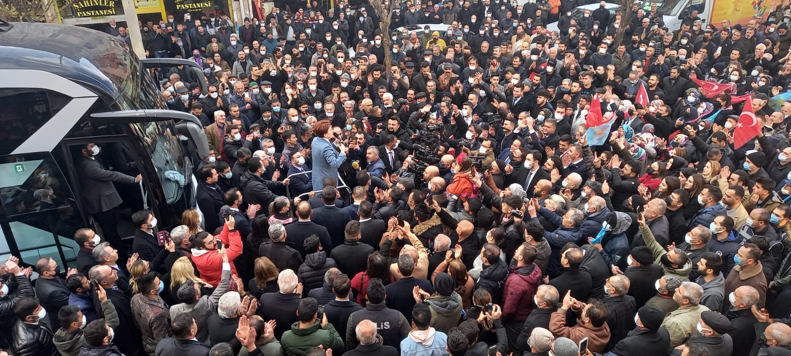 AKŞENER, “BÜTÜN DERDİMİZ SEÇMENE EĞİLMEKTİR”