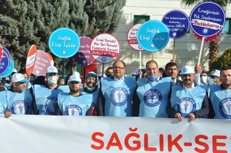 sağlık çalışanları iş bıraktı