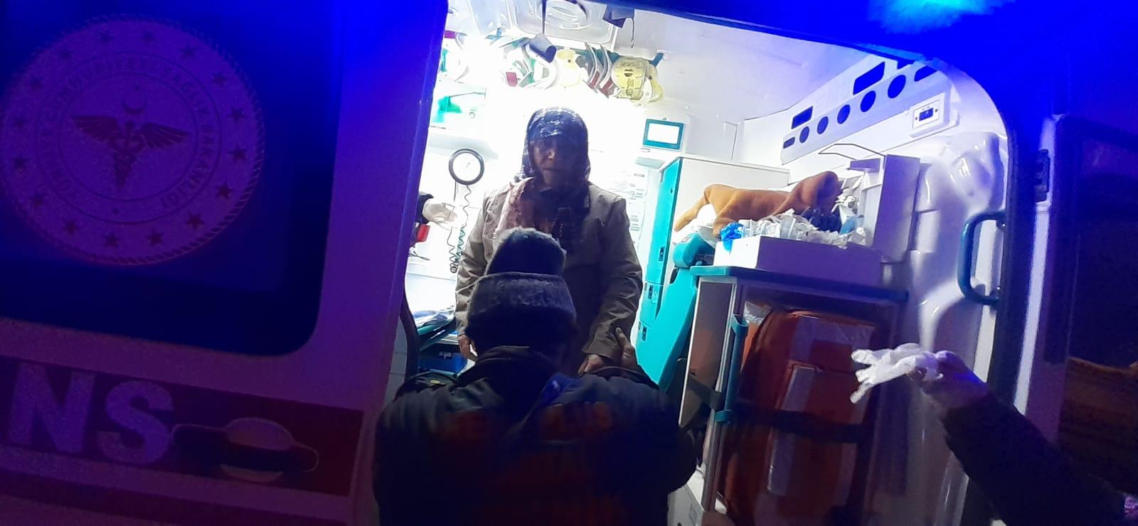 Karda mahsur kalan kalp hastasının imdadına belediye ekipleri yetişti