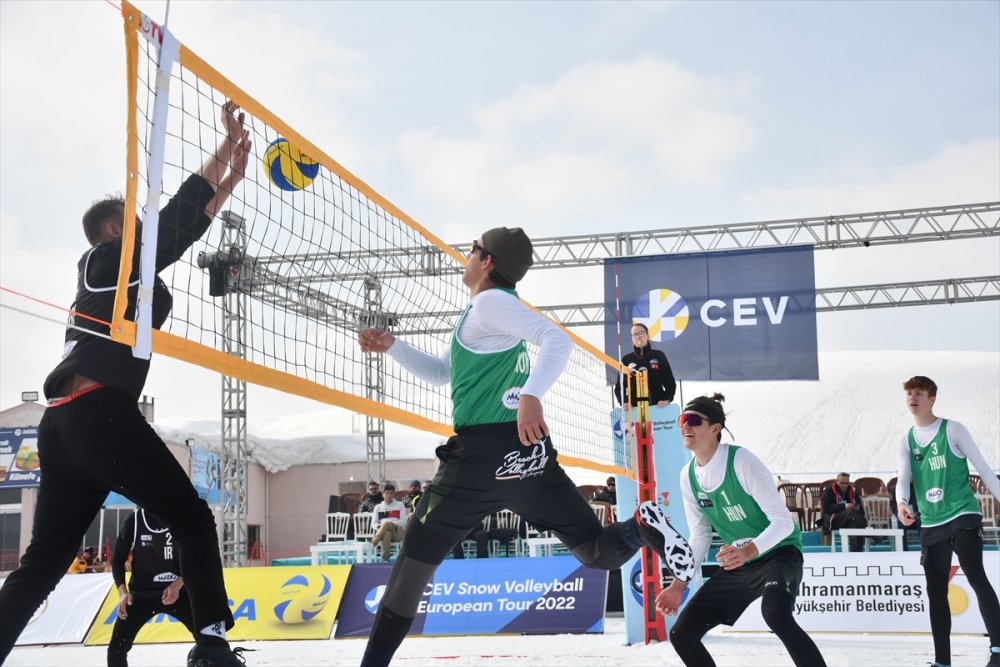 KAR VOLEYBOLUNDA ŞAMPİYON RUSYA