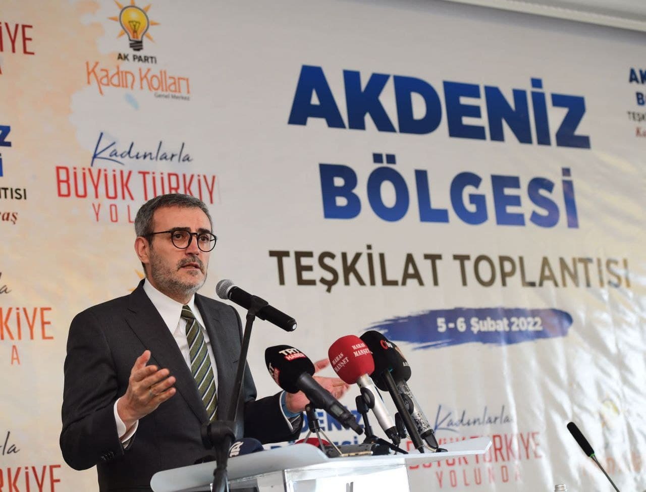 AK Partili Ünal, “Erdoğan, küresel ölçekte bir kavga veriyor”