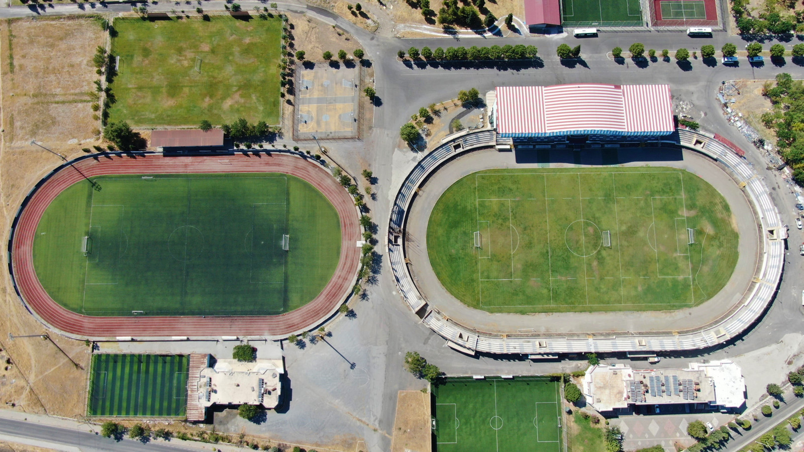 Hanefi Mahçiçek Stadyumu yıkım çalışmaları başladı