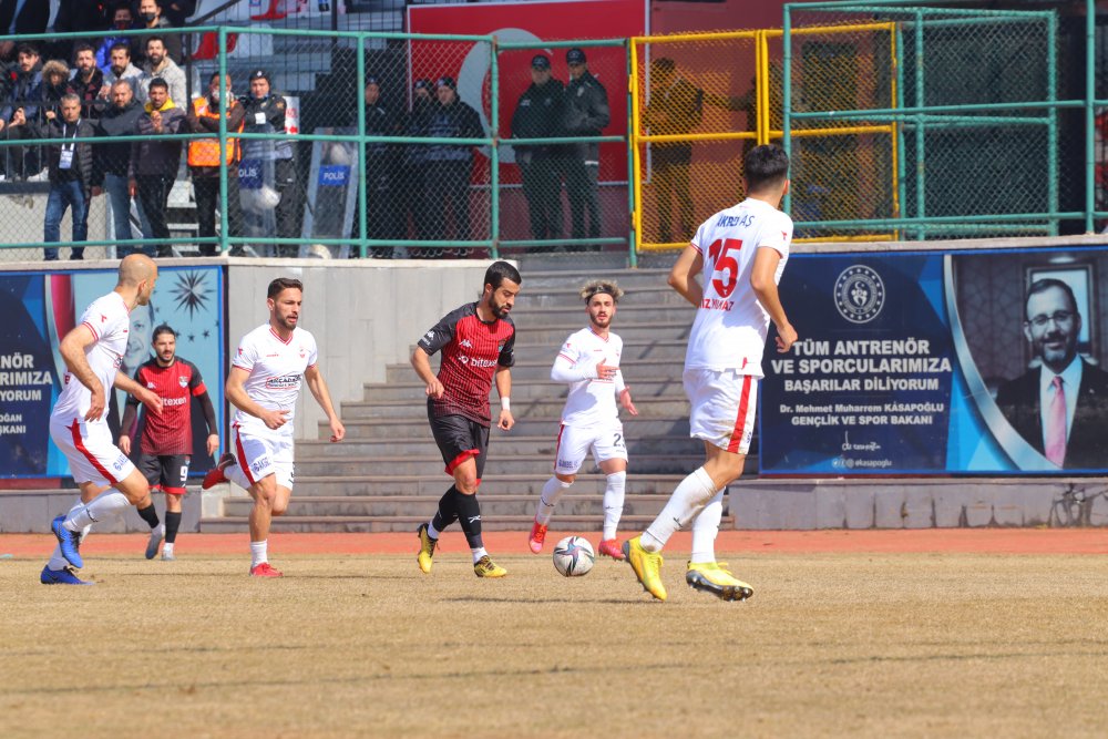 ASLAN VAN GÖLÜNDE BOĞULDU 1-0