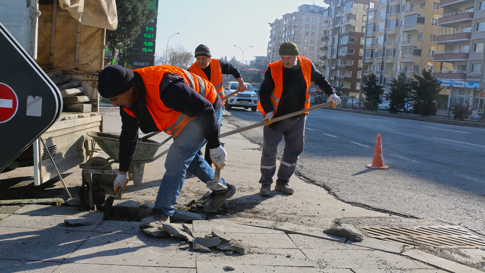 Büyükşehir Arterlerde Yenilemelerini Sürdürüyor