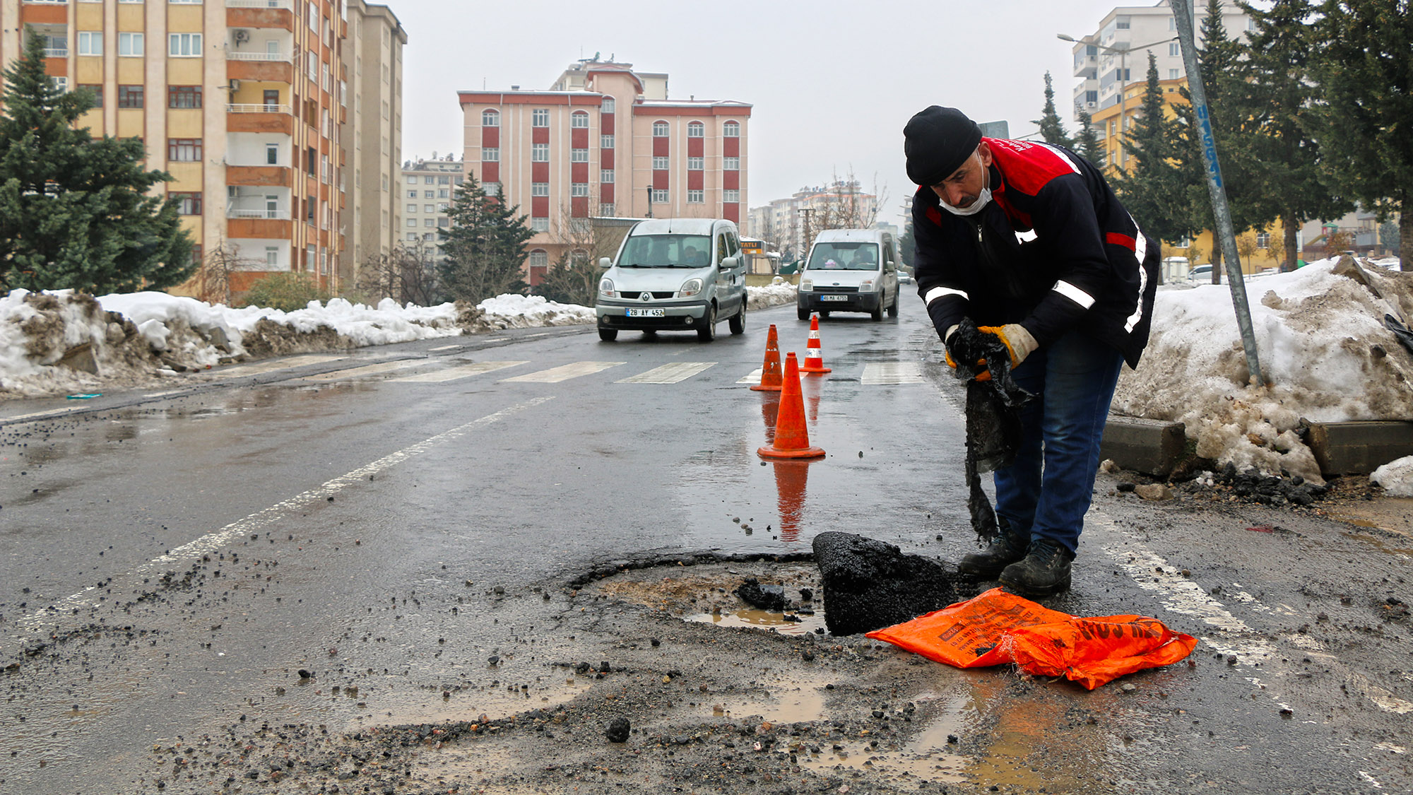 Büyükşehir’den Ana Arterlere Hızlı Müdahale