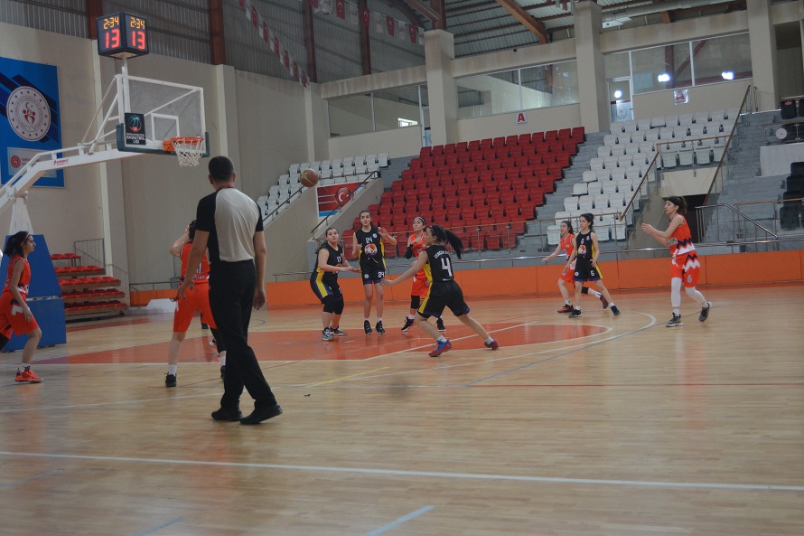 Basketbol da U18 Bölge Şampiyonası Başladı