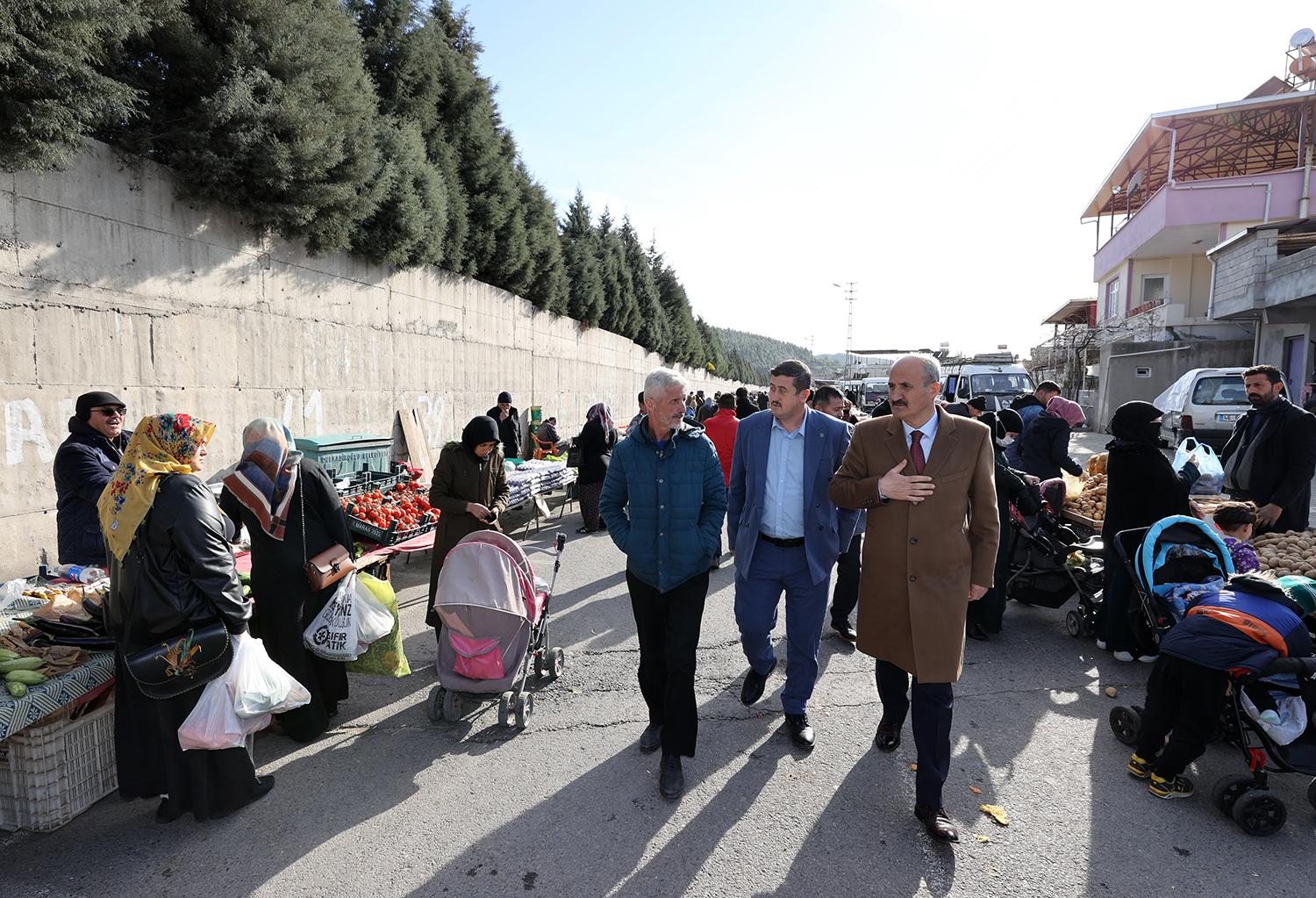 Başkan Okay’dan Semt Pazarı Ziyareti