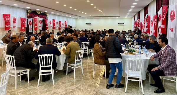 MHP Dulkadiroğlu iftarda muhtarlarla bir araya geldi