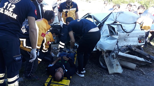 Kahramanmaraş’ta tır otomobile çarptı: 1 ölü 1’i bebek 3 yaralı