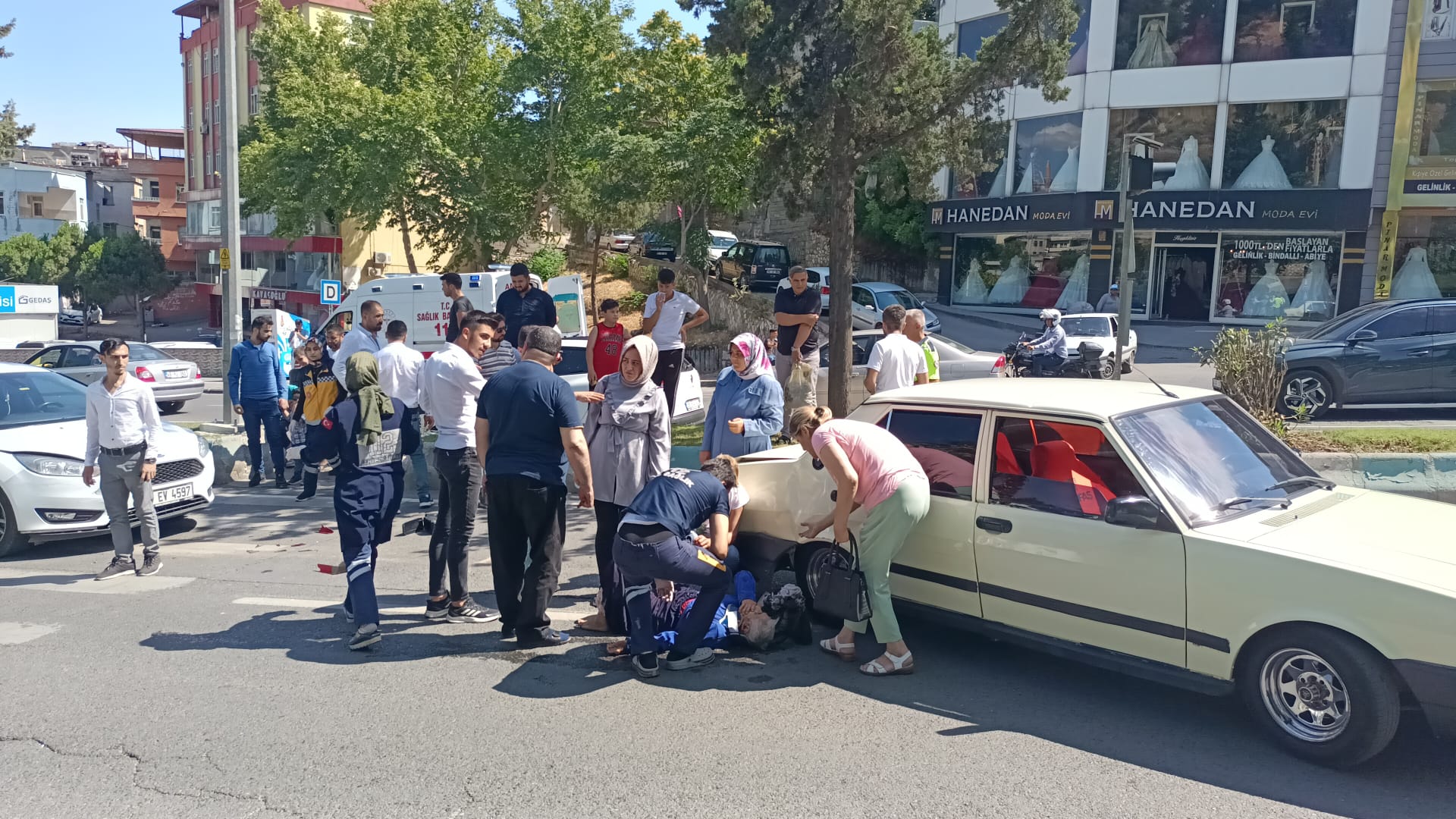 Kahramanmaraş’ta yaya geçidinde yaşlı kadına otomobil çarptı