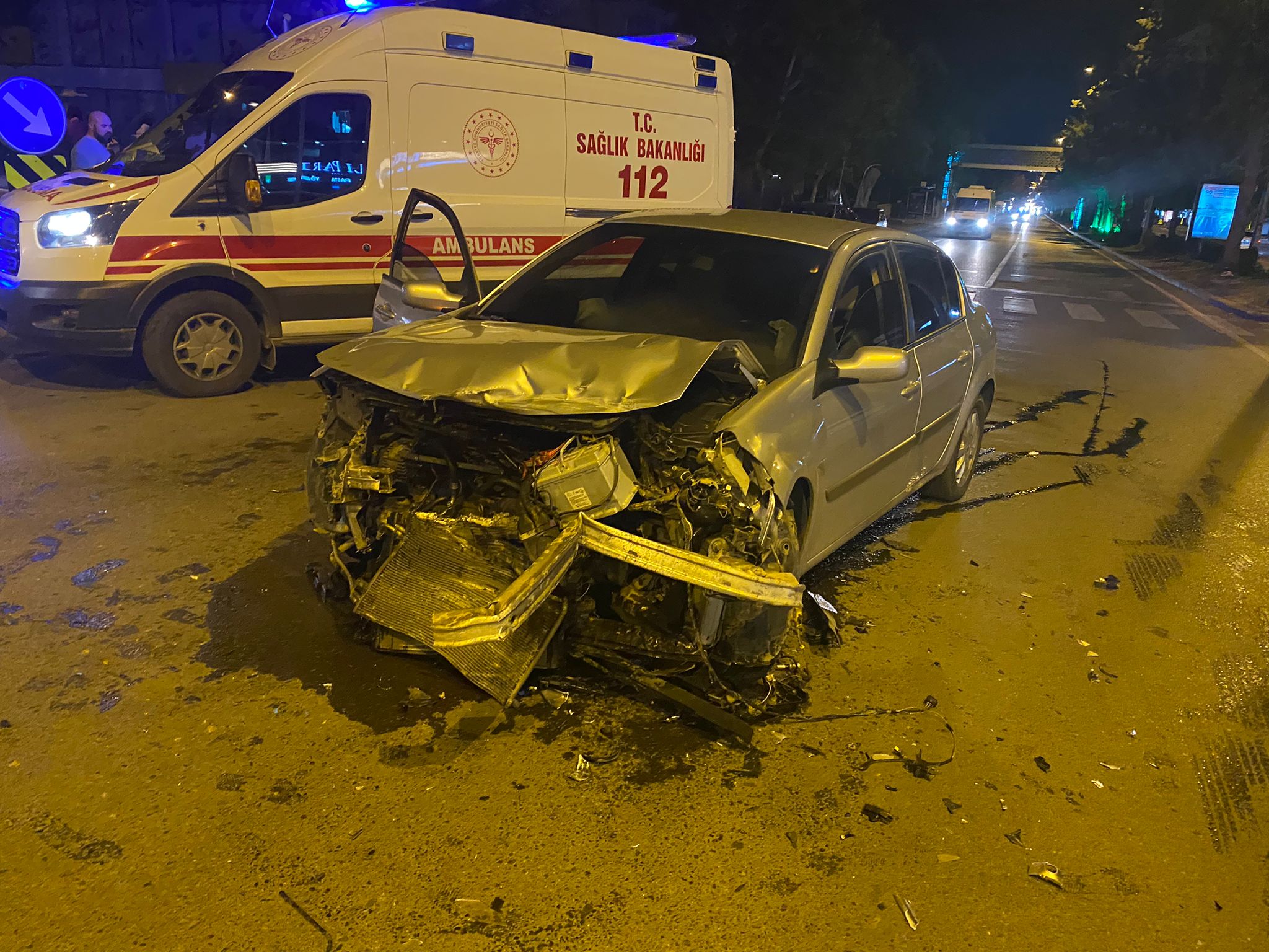 Kahramanmaraş’ta hafif ticari araç ile otomobille çarpıştı