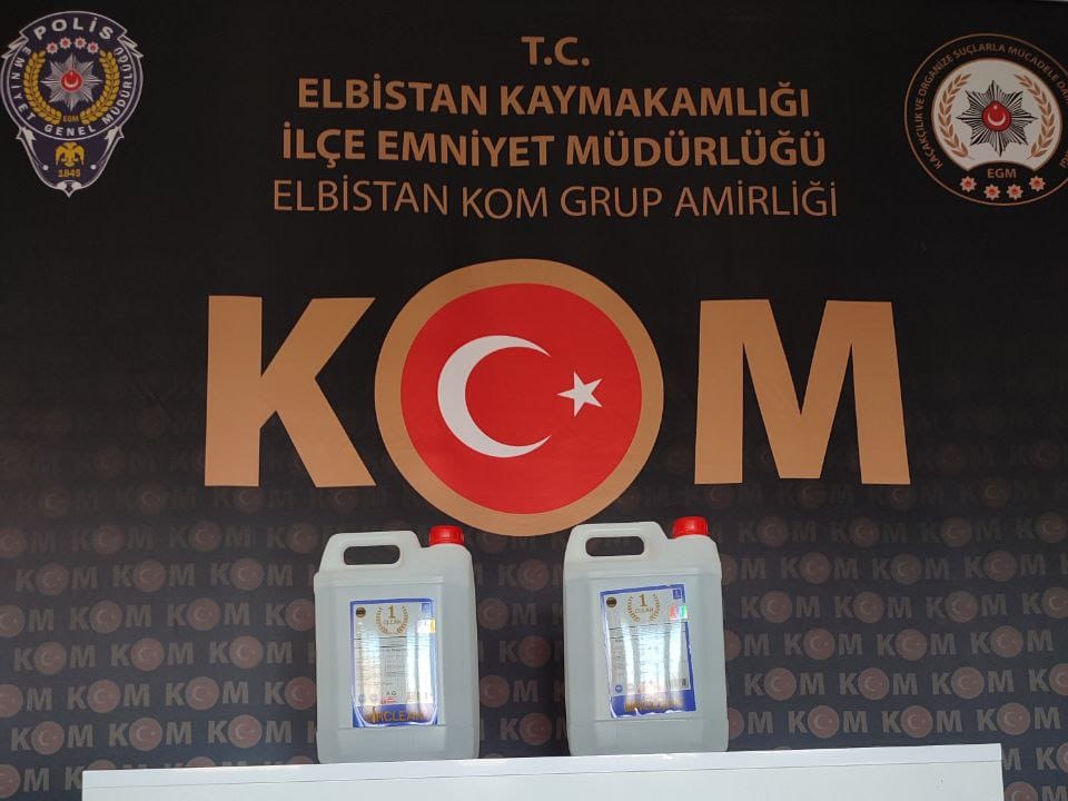 Elbistan’da otomobilde 20 Litre etil alkol ele geçirildi