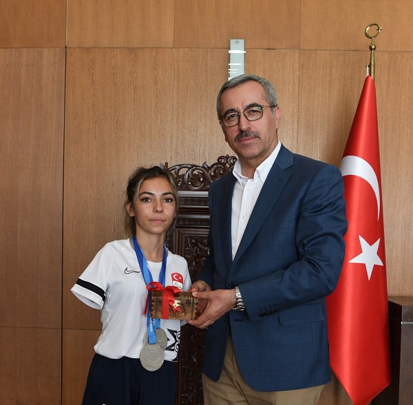 Başkan Güngör, Kahramanmaraşlı Sporcuları ağırladı