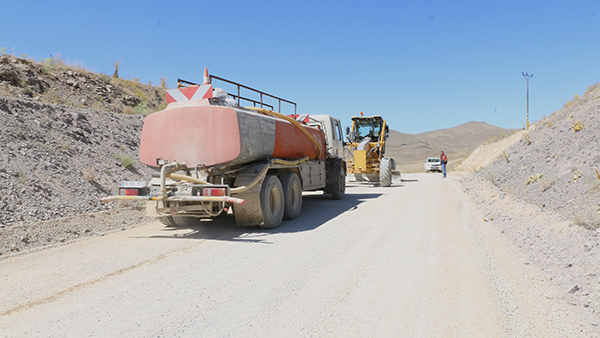 Elbistan’da 40 Kilometrelik Yol Yenileniyor