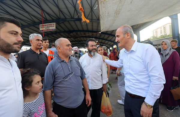 Başkan Okay, Doğukent Pazar’ını Ziyaret Etti