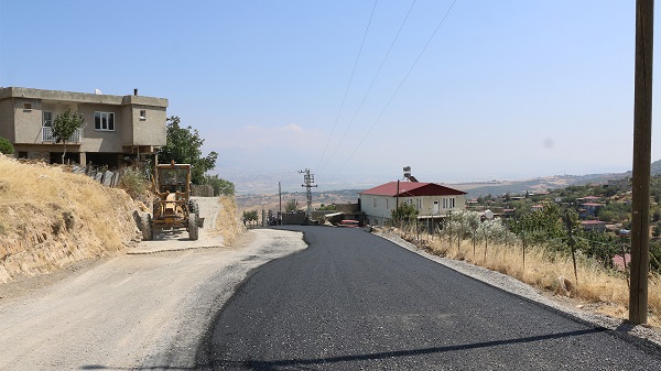 Fatmalı’nın Yolu Büyükşehir’le Asfaltlanıyor