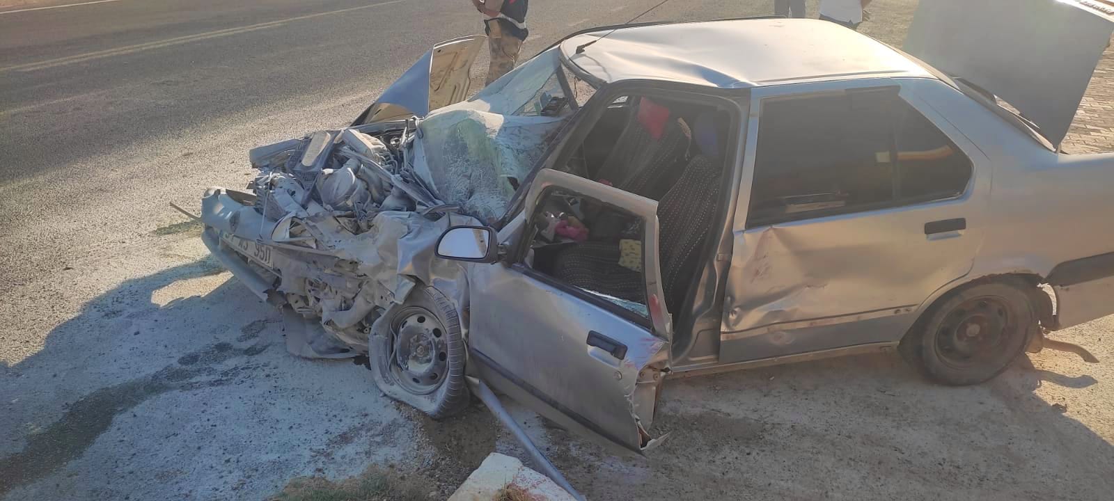 Afşin’de kamyon ile otomobil çarpıştı: 3 yaralı