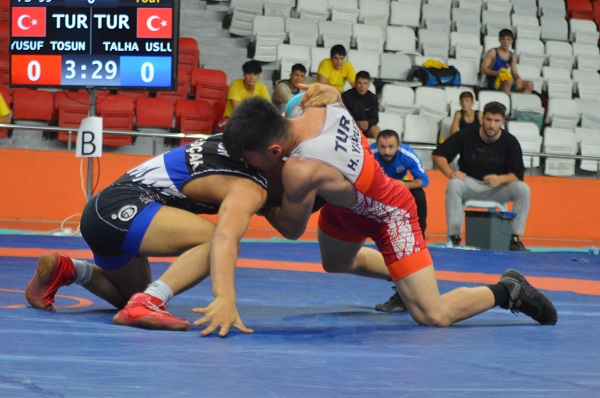 Kahramanmaraş Türkiye Serbest Güreş Şampiyonasına ev sahipliği yaptı