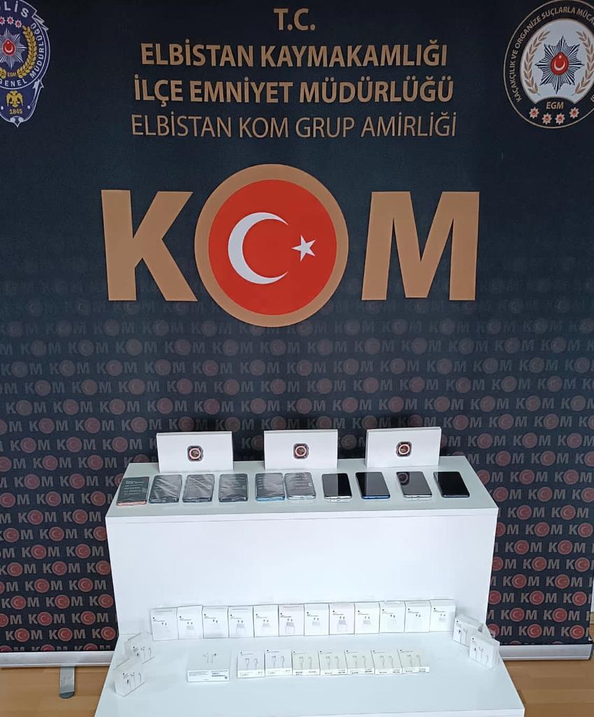 Elbistan’da kaçak telefon operasyonu