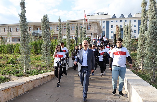 Başkan Okay, Gençlere Milli Maç Heyecanı Yaşattı