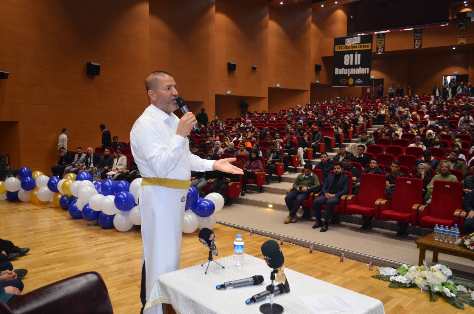 KSÜ Öğrencileri Kervancıoğlu’nu Bağrına Bastı