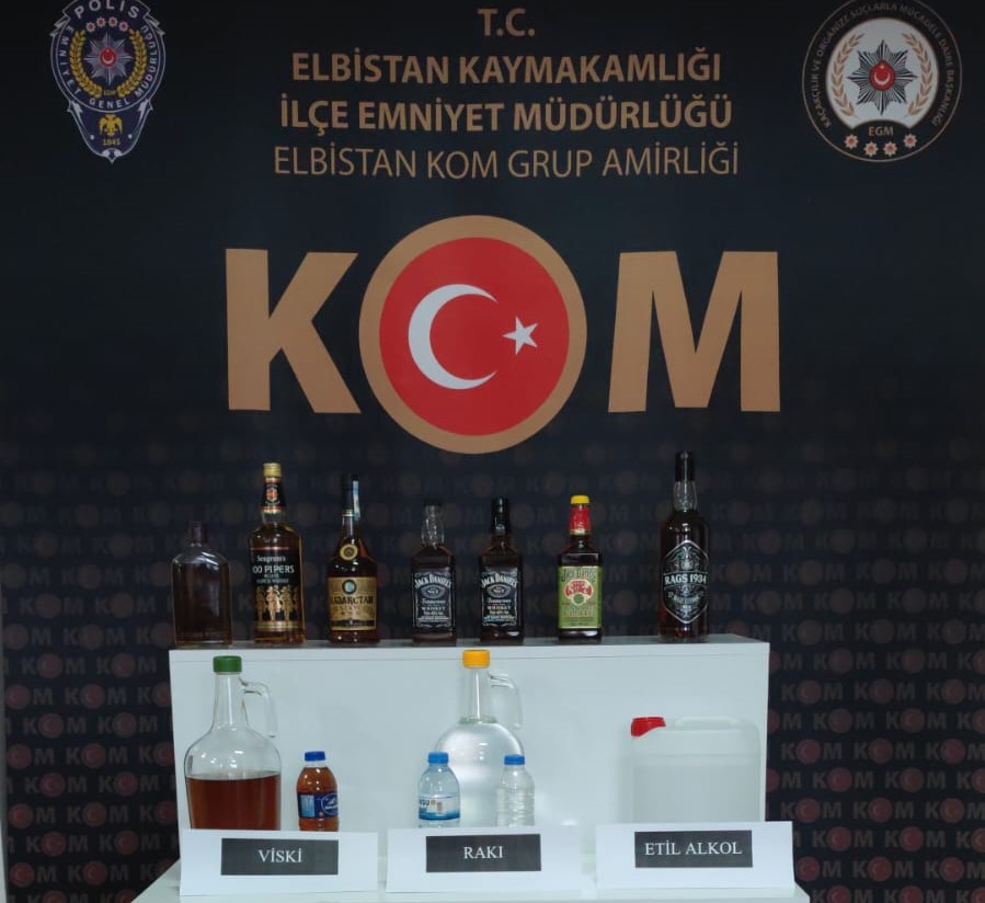 Alkol yaparken yakalandılar…