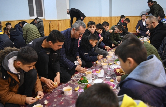 Karaziyaret’te Vatandaşlarla Buluştu, sorunlarını dinledi