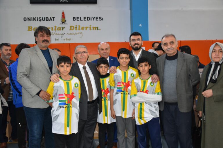 Bu Malzemeleri giyin ve Şampiyonluğa meşale yakın!