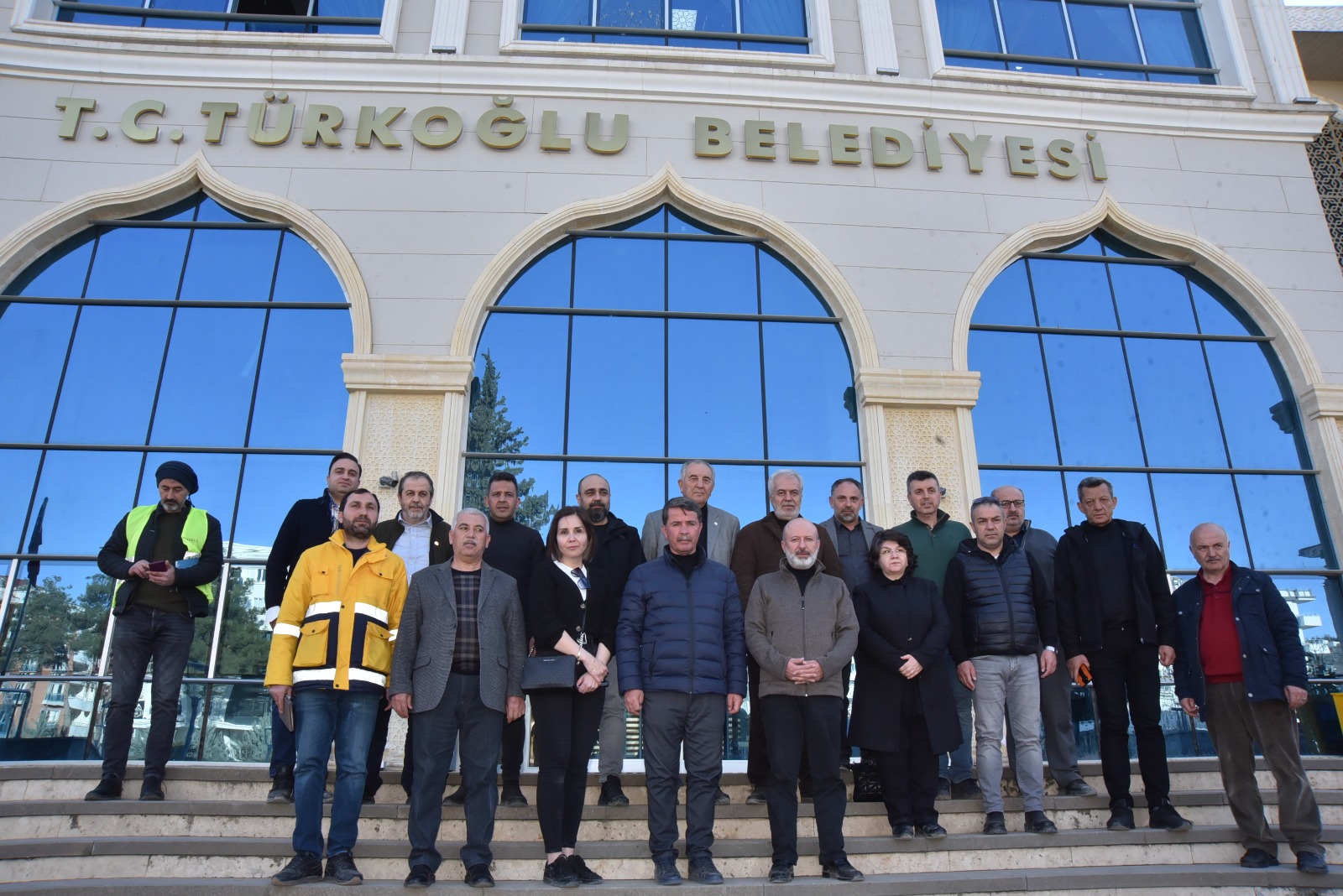 Düzce ve Kocasinan Belediyesi; ‘Türkoğlu’nun Yaralarını sarmaya geldik’