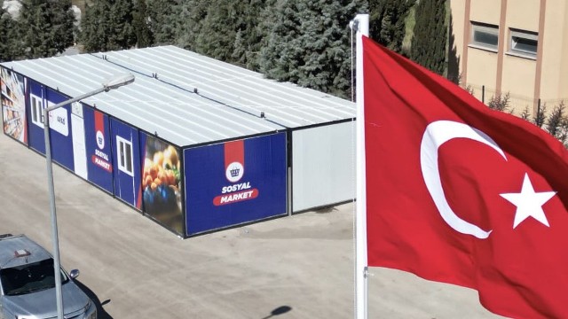 Sosyal Marketler Depremzedelerin Hizmetinde