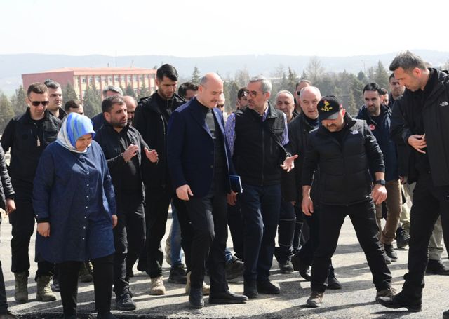 Başkan Güngör, Bakan Soylu ile Konteyner Kentte İncelemelerde Bulundu