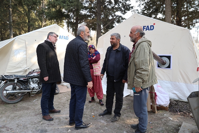 DULKADİROĞLU’NDA VATANDAŞLAR İHTİYAÇLARINI ONLİNE BİLDİRİLİYOR